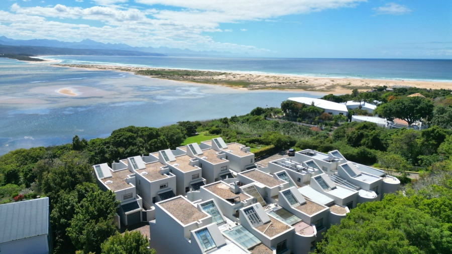 4 Bedroom Property for Sale in Lookout Beach Western Cape